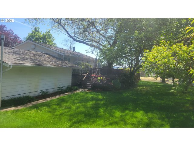 16765 Ne KINGS GRADE, Newberg, OR 97132