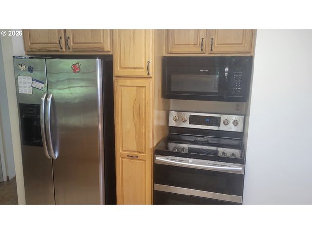 16765 Ne KINGS GRADE, Newberg, OR 97132