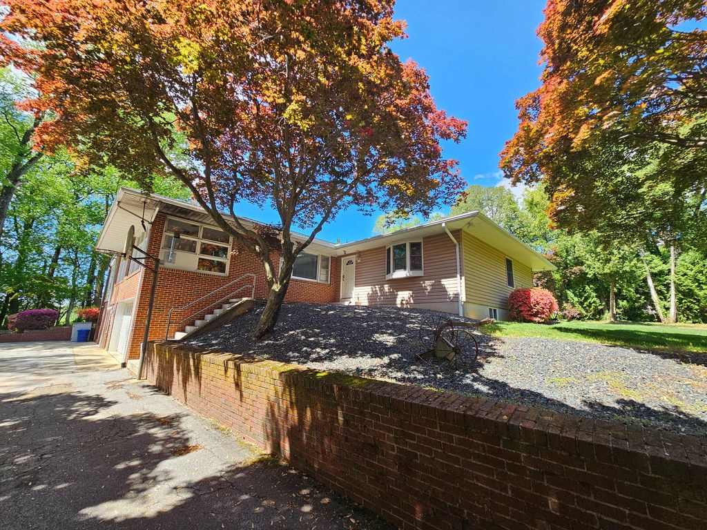 Image 11 of property listing at 4619 LONG GREEN RD, Glen Arm, MD 21057