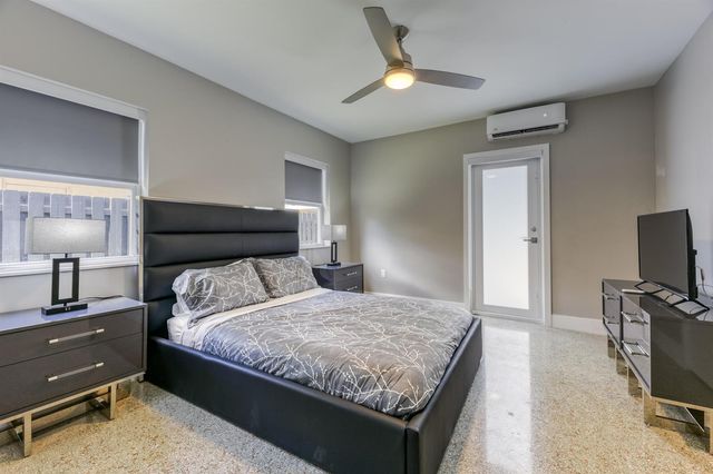 2009 NE 26th Street, Wilton Manors, FL 33305