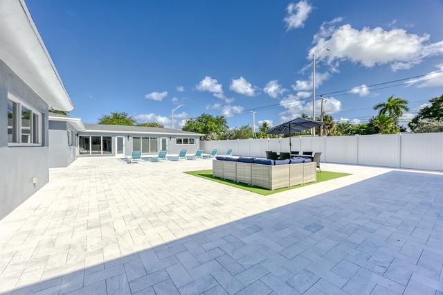 2009 NE 26th Street, Wilton Manors, FL 33305