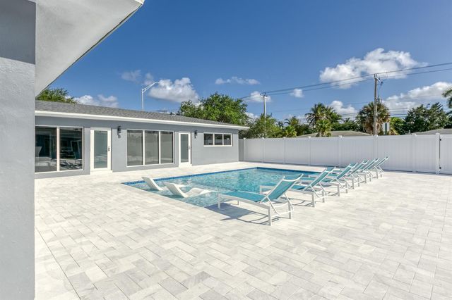 2009 NE 26th Street, Wilton Manors, FL 33305