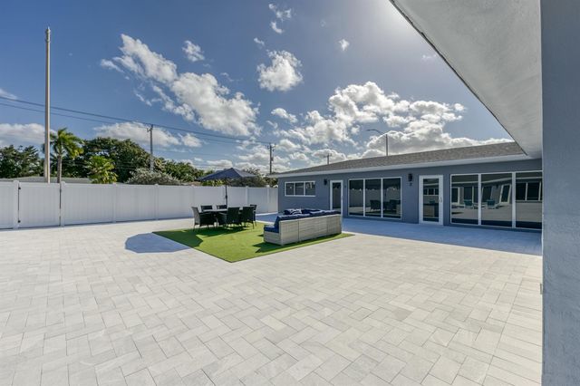 2009 NE 26th Street, Wilton Manors, FL 33305