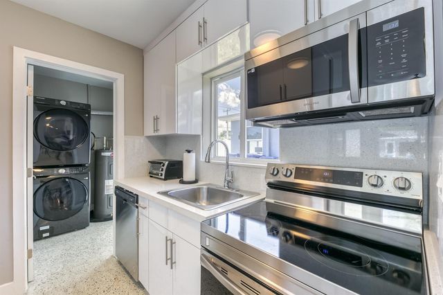2009 NE 26th Street, Wilton Manors, FL 33305