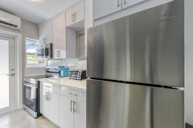 2009 NE 26th Street, Wilton Manors, FL 33305