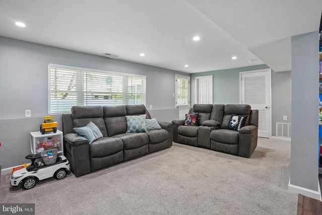 215 WEDGEWOOD, Blackwood, NJ 08012