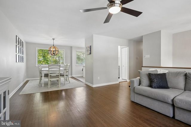 215 WEDGEWOOD, Blackwood, NJ 08012
