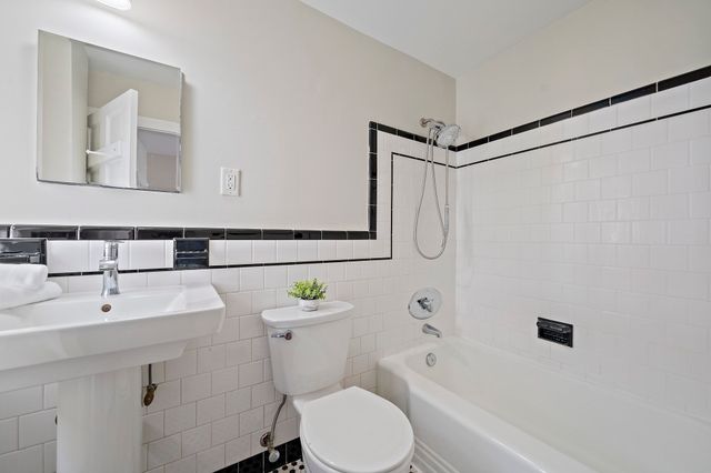 196 South Street A, Hingham, MA 02043