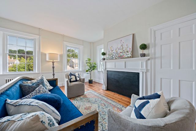 196 South Street A, Hingham, MA 02043