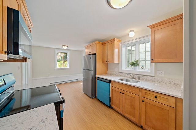 196 South Street A, Hingham, MA 02043
