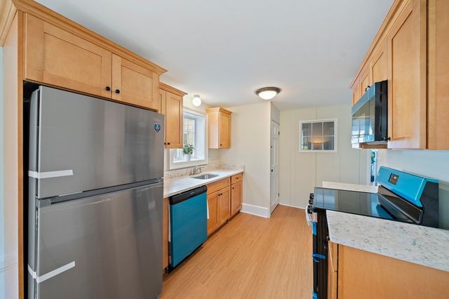 196 South Street A, Hingham, MA 02043
