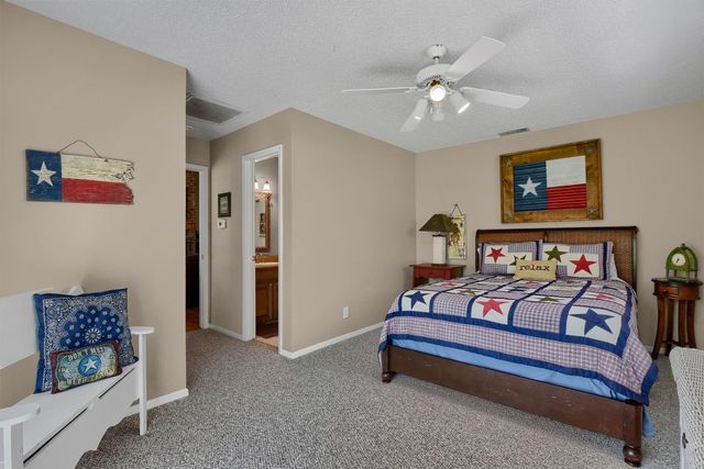 1214 Kiowa Drive E, Lake Kiowa, TX 76240