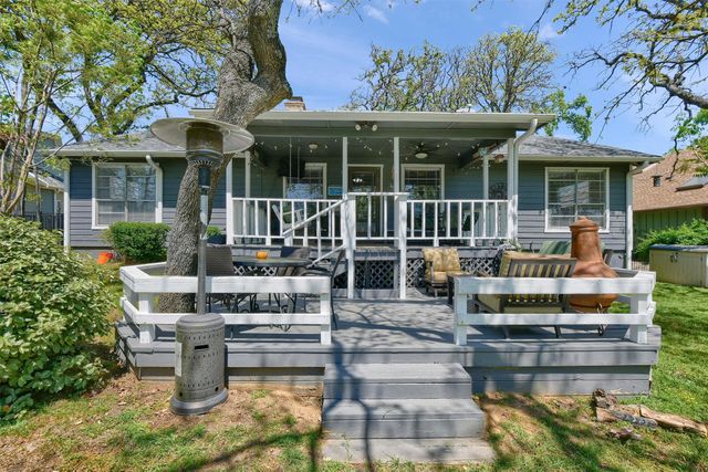 1214 Kiowa Drive E, Lake Kiowa, TX 76240