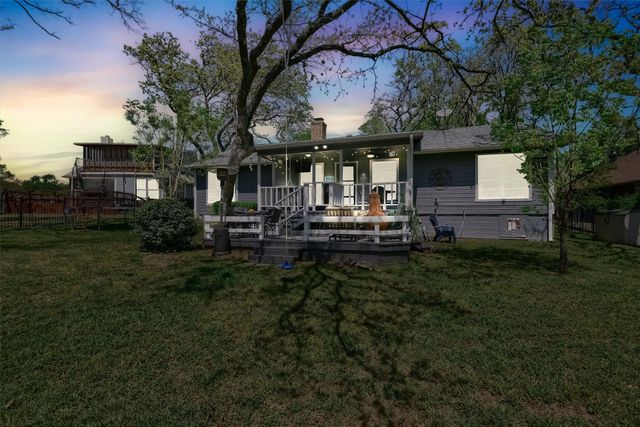 1214 Kiowa Drive E, Lake Kiowa, TX 76240