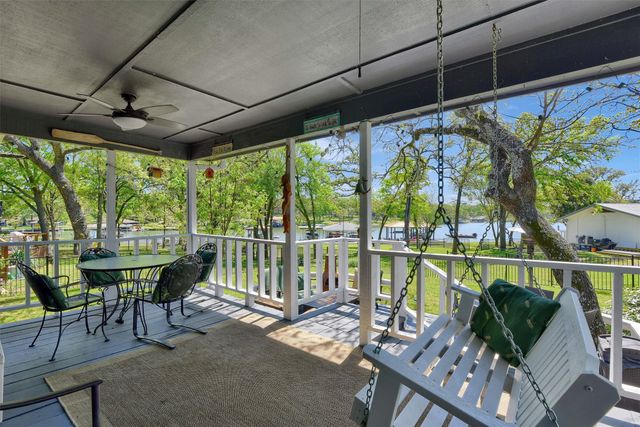 1214 Kiowa Drive E, Lake Kiowa, TX 76240