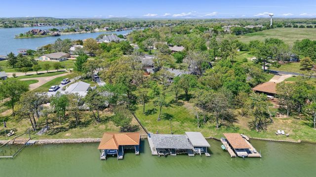1214 Kiowa Drive E, Lake Kiowa, TX 76240