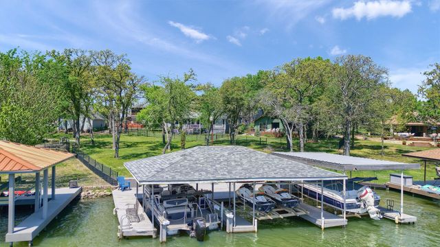 1214 Kiowa Drive E, Lake Kiowa, TX 76240