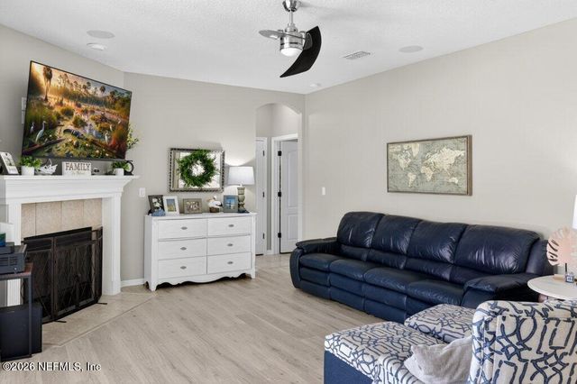 1612 CREEK POINT Boulevard, Jacksonville, FL 32218