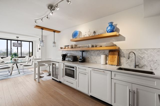 1731 Beacon St 1403, Brookline, MA 02445