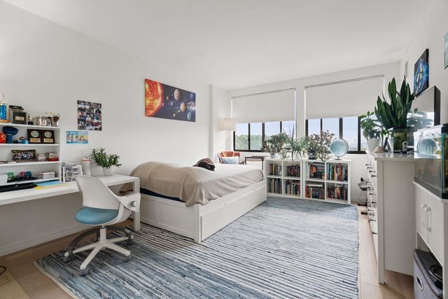 1731 Beacon St 1403, Brookline, MA 02445