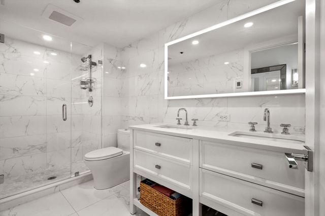 1731 Beacon St 1403, Brookline, MA 02445