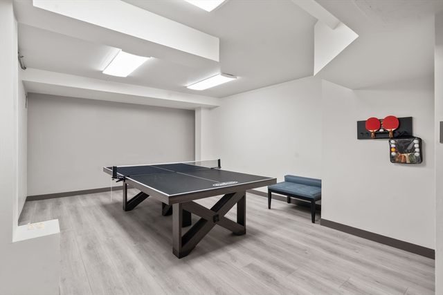 1731 Beacon St 1403, Brookline, MA 02445
