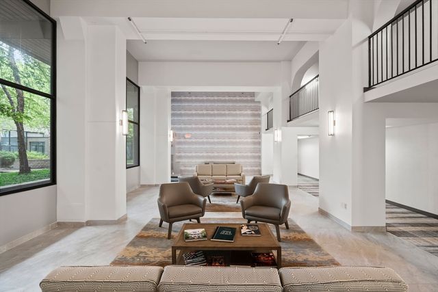 1731 Beacon St 1403, Brookline, MA 02445