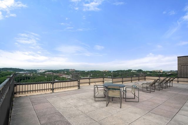 1731 Beacon St 1403, Brookline, MA 02445