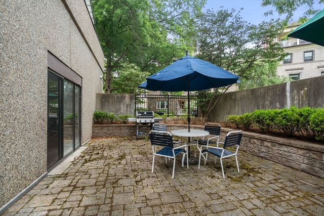 1731 Beacon St 1403, Brookline, MA 02445
