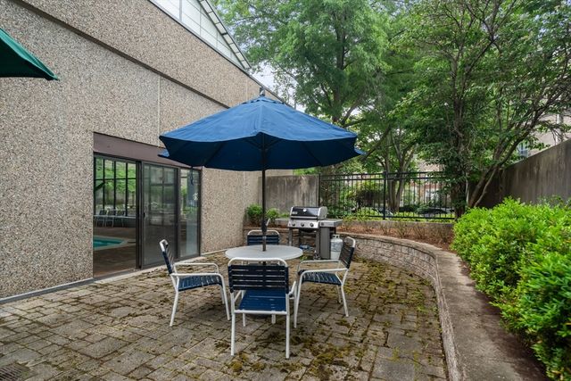 1731 Beacon St 1403, Brookline, MA 02445