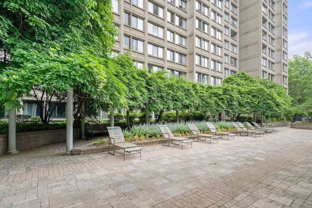1731 Beacon St 1403, Brookline, MA 02445