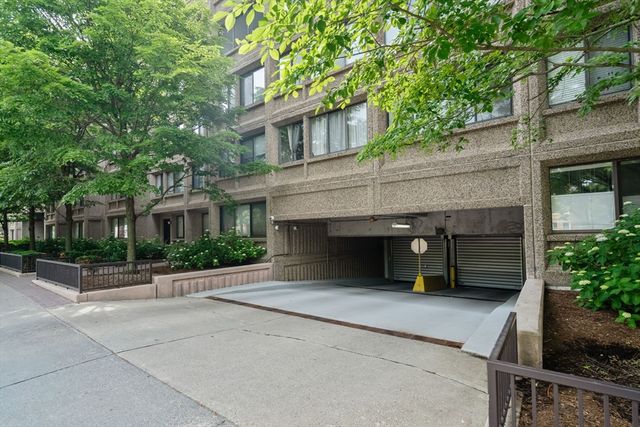 1731 Beacon St 1403, Brookline, MA 02445