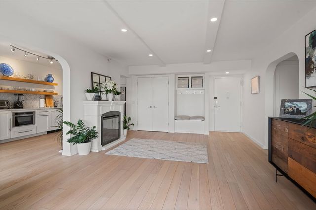 1731 Beacon St 1403, Brookline, MA 02445