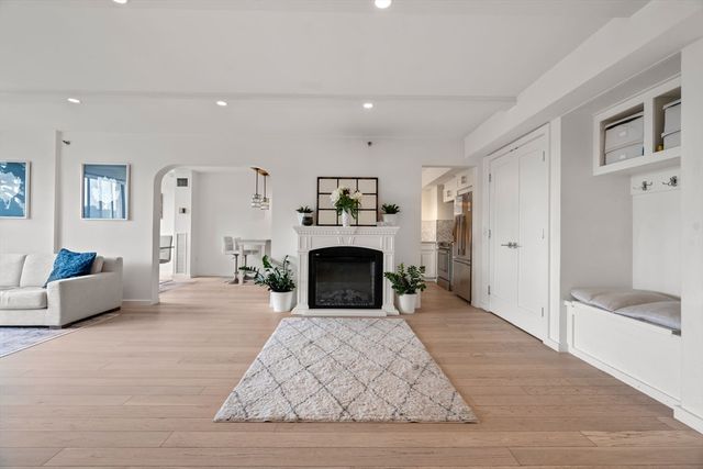 1731 Beacon St 1403, Brookline, MA 02445