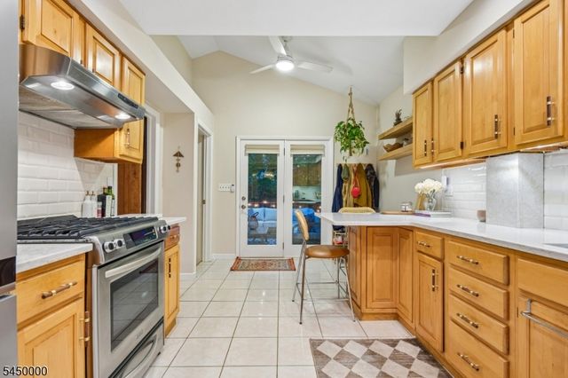 109 Tuscan Rd, Maplewood Twp., NJ 07040