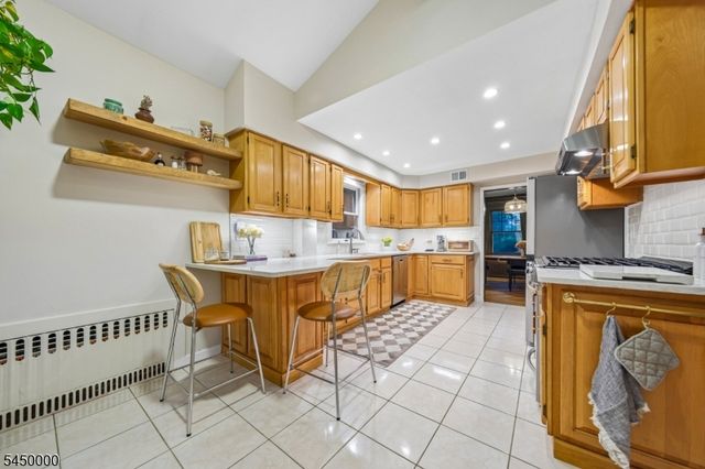 109 Tuscan Rd, Maplewood Twp., NJ 07040