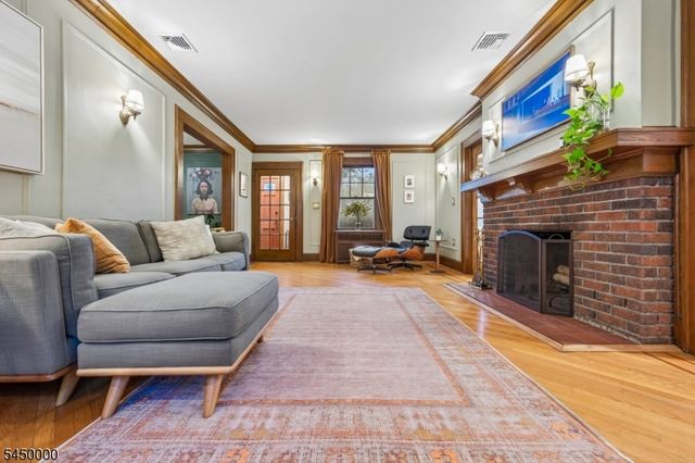 109 Tuscan Rd, Maplewood Twp., NJ 07040