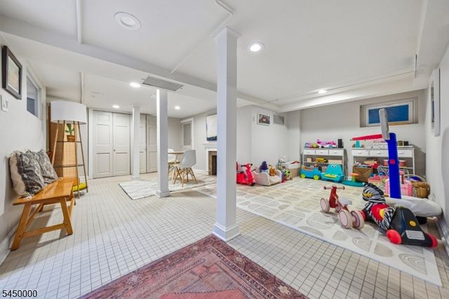 109 Tuscan Rd, Maplewood Twp., NJ 07040