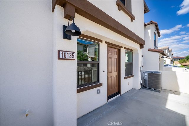 16135 Lumia Way, Fontana, CA 92336