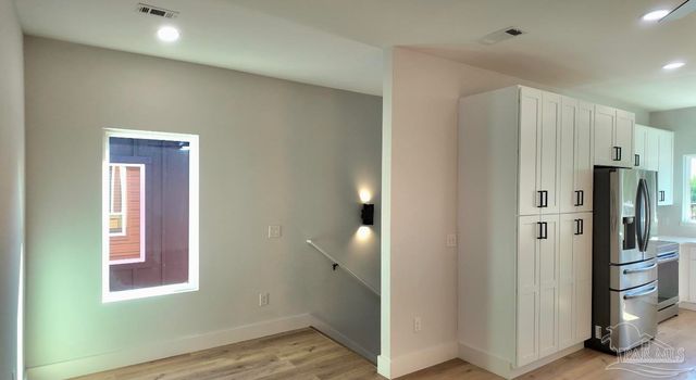 305 N Pace Blvd B, Pensacola, FL 32505