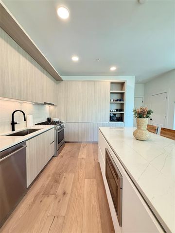 2209 S 1st ST 328, Austin, TX 78704