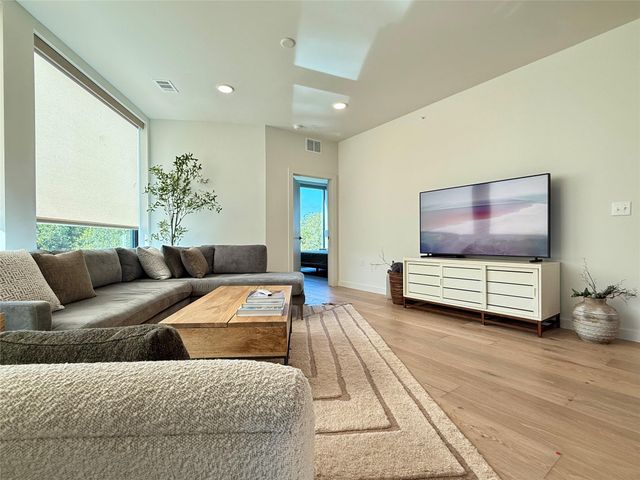 2209 S 1st ST 328, Austin, TX 78704