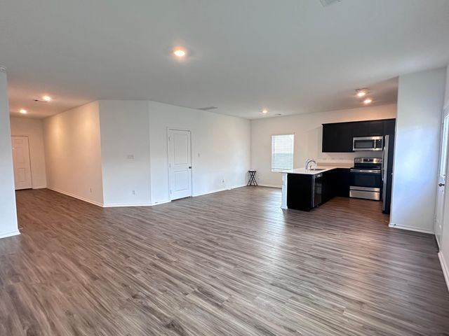 1140 Cattail LN, Bastrop, TX 78602