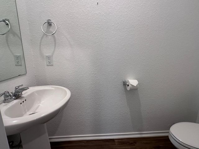 1140 Cattail LN, Bastrop, TX 78602