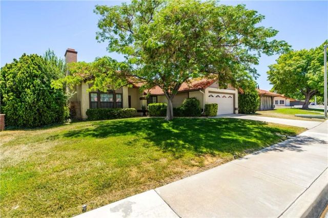 2808 College Park, Lancaster, CA 93536
