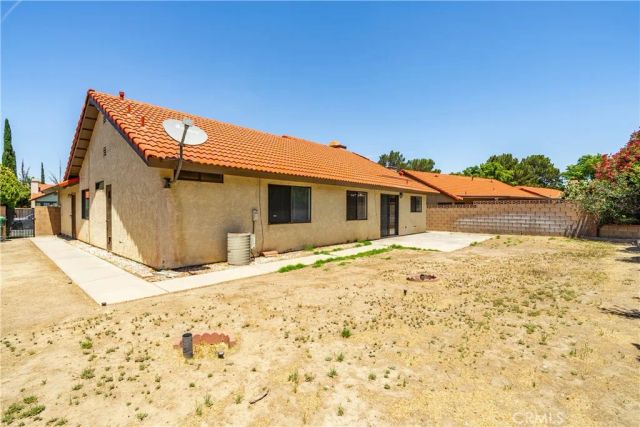 2808 College Park, Lancaster, CA 93536