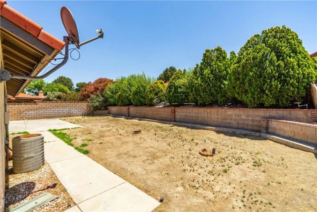 2808 College Park, Lancaster, CA 93536