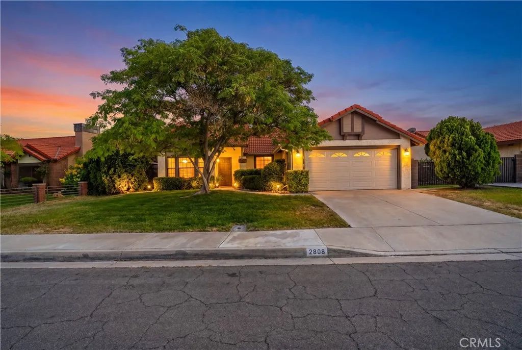 2808 College Park, Lancaster, CA 93536