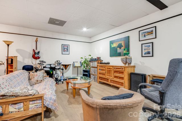 319 Glenn Bridge Road, Arden, NC 28704