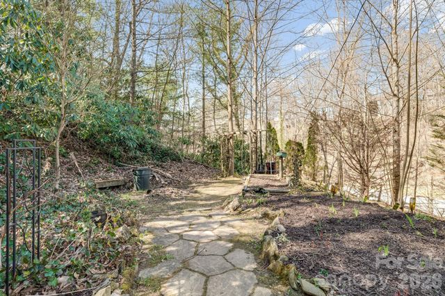 319 Glenn Bridge Road, Arden, NC 28704